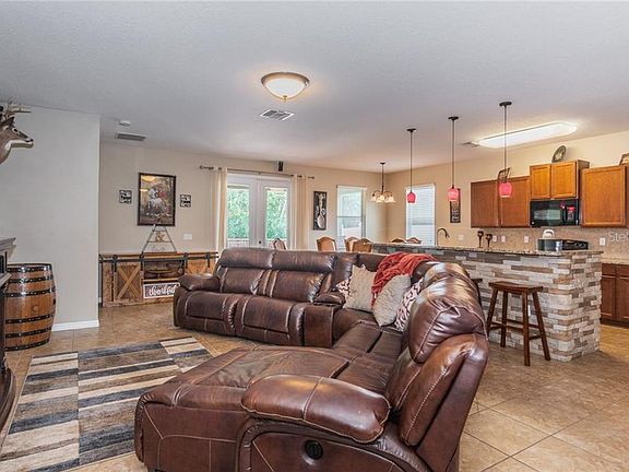 3rd image of 2706 Holly Bluff Ct