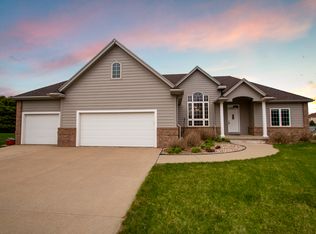 6707 Kingswood Ct, Sioux City, IA 51106