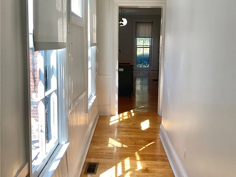 58 Tracy St #1 — Photo 8