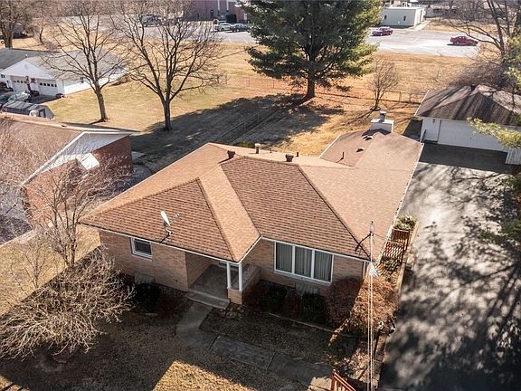 3rd image of 6 Baldus Dr