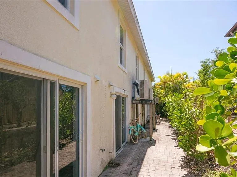 1555 Blue Point Ave #3 — Photo 5