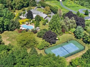 30 Kerby Ln, Mendham, NJ 07945
