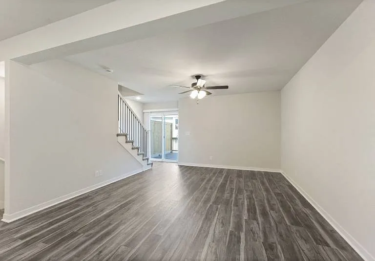Oak Woods Townhomes — Photo 116