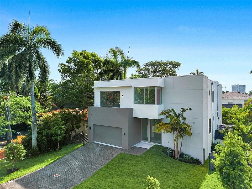 1st image of 7701 Coquina Dr