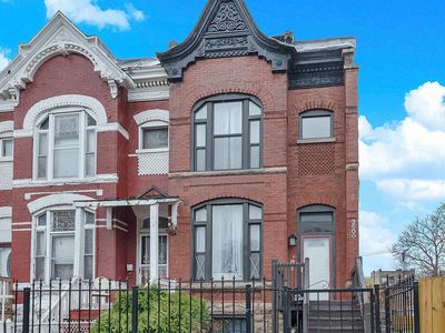 3600 S Giles Ave, Chicago, IL, 60653