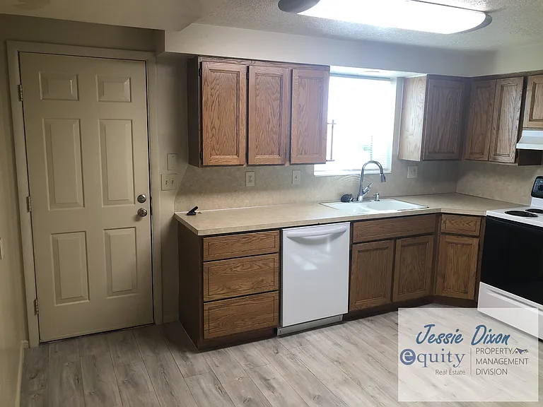 3338 N Fairfield Rd #B — Photo 3