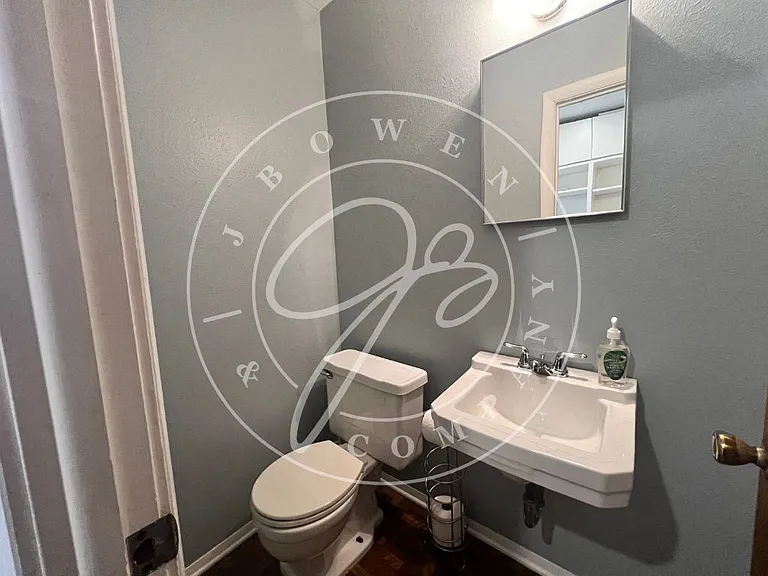 2300 Crystal Ave — Photo 8