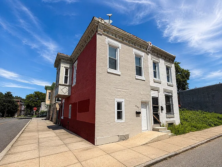 925 W Seltzer St — Photo 22