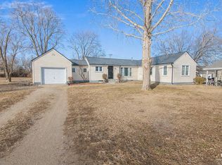 126 W 9th St, Chapman, KS 67431