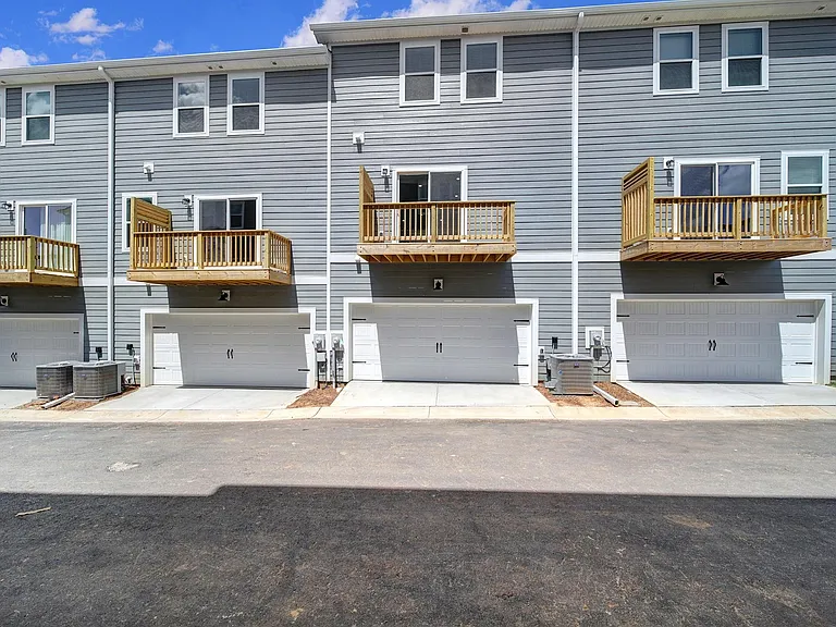 7148 Bryce Ave — Photo 3