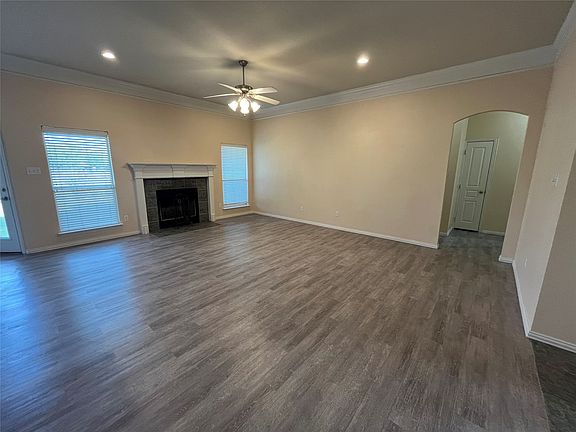 5th image of 104 Cinnamon Ct