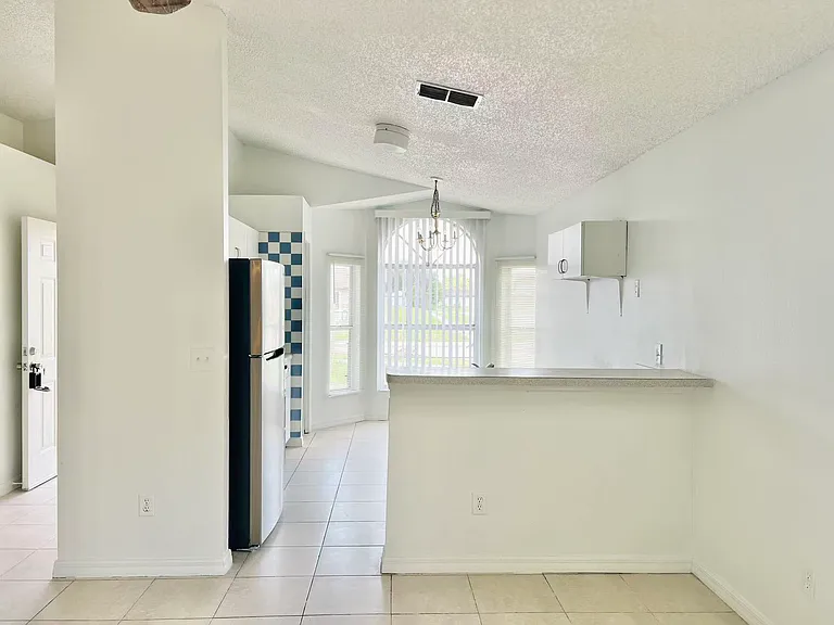 464 Spreading Oak Cir — Photo 9