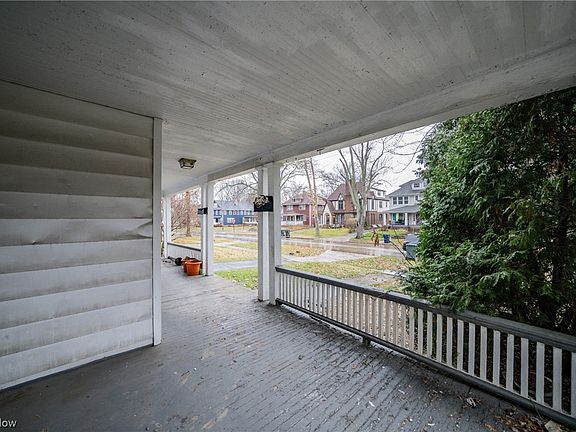 4th image of 3074 Meadowbrook Blvd