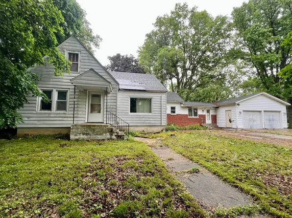 103 W 2nd St, Broadlands, IL 61816