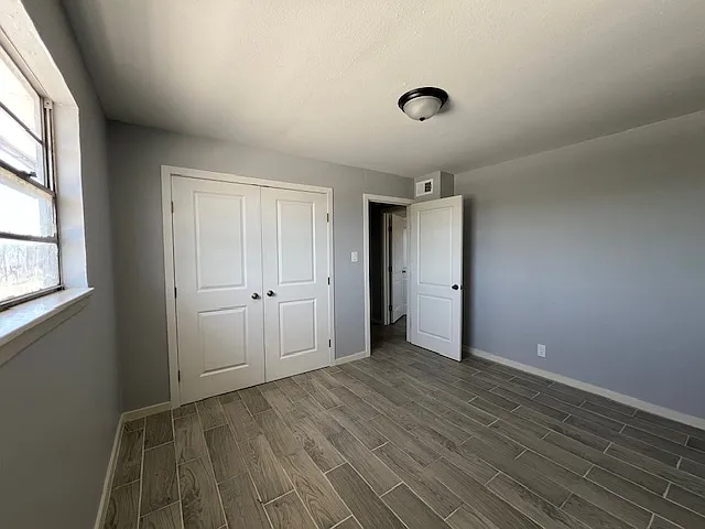2 bed, 1.5 bath, 1100 sqft, $850 — Photo 3