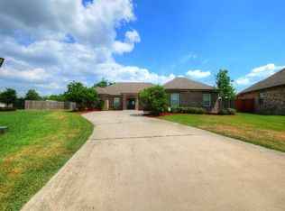 150 Chapel Hill Rd, Belle Chasse, LA 70037