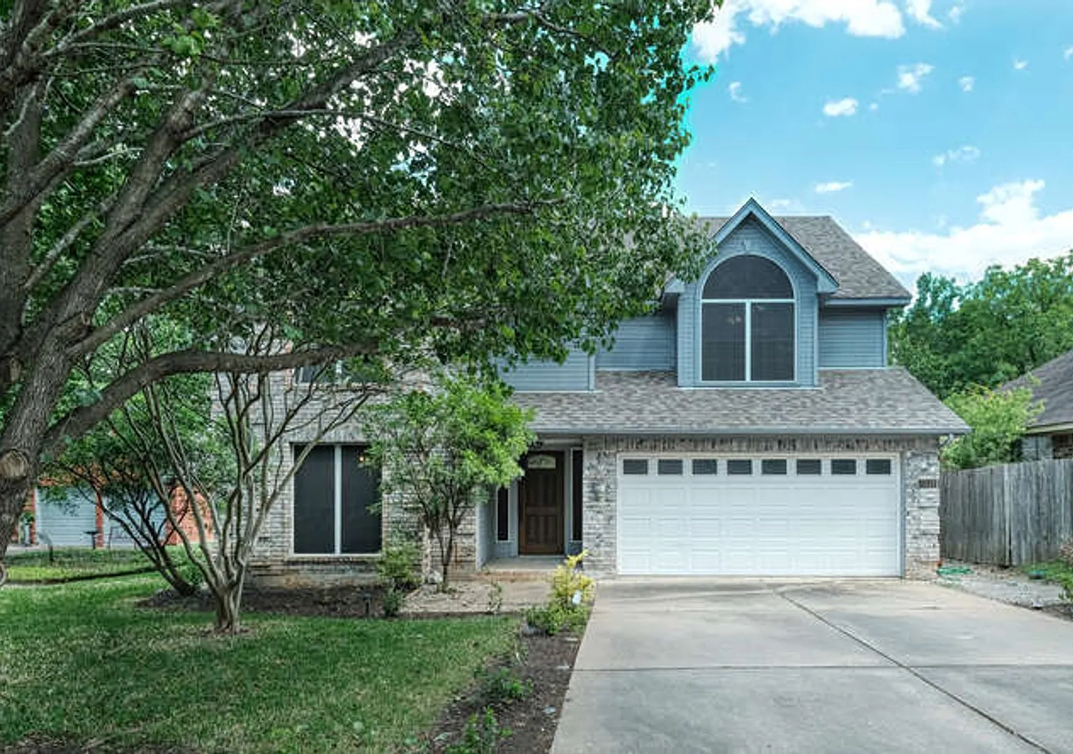 5917 Charles Schreiner Trl — Photo 1