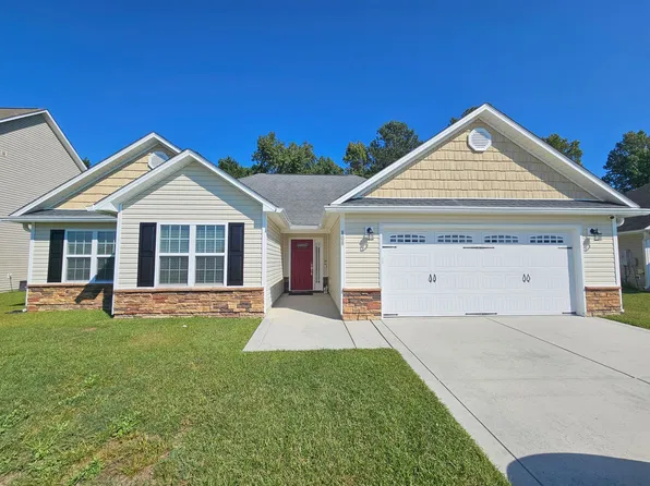 808 Dynasty Dr, Jacksonville, NC 28546