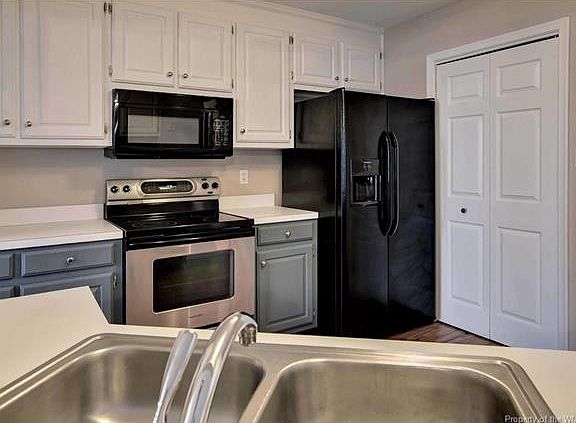 5th image of 4901 Whitby Mews #0