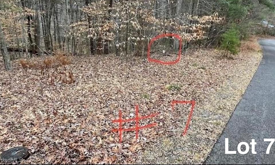 1st image of 7 Woods Haven Ln