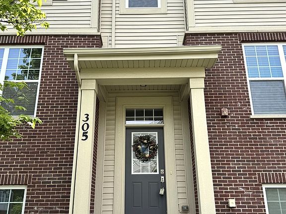 2nd image of 305 Lexington Ln