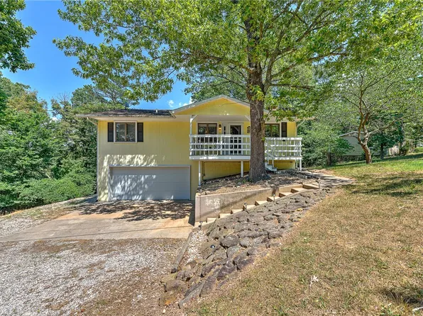 8418 Spruce Dr, Rogers, AR 72756