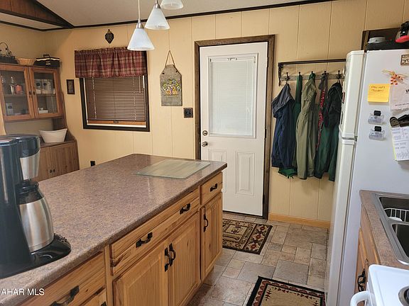 4th image of 375 Troxell Spring Rd
