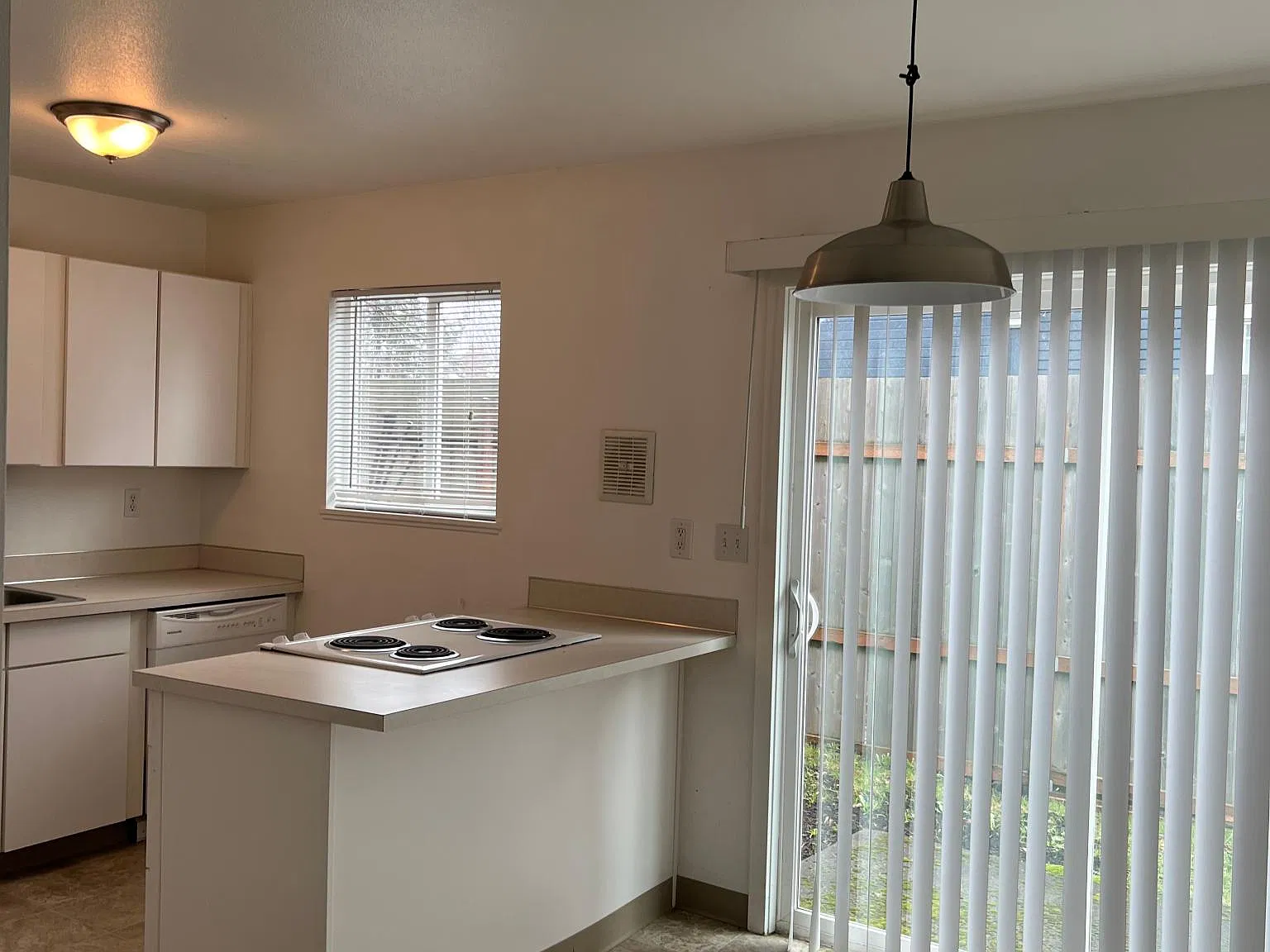 2 bed, 850 sqft, $1,795 — Photo 4