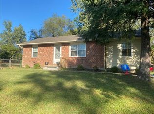 407 Zay Dr, Excelsior Springs, MO 64024