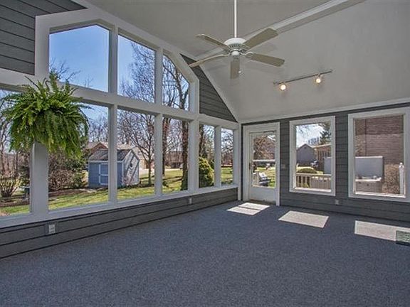 3rd image of 5308 Oakbrook Dr