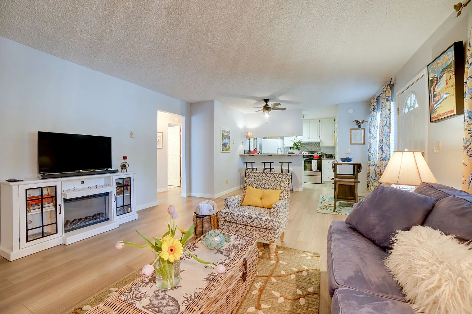 2 bed, 1.0 bath, 1194 sqft, $2,683 — Photo 4