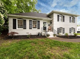 513 Sandridge Rd, Charlotte, NC 28210