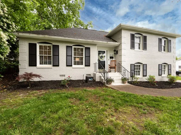 513 Sandridge Rd, Charlotte, NC 28210