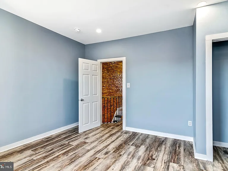 2420 S Lee St — Photo 11