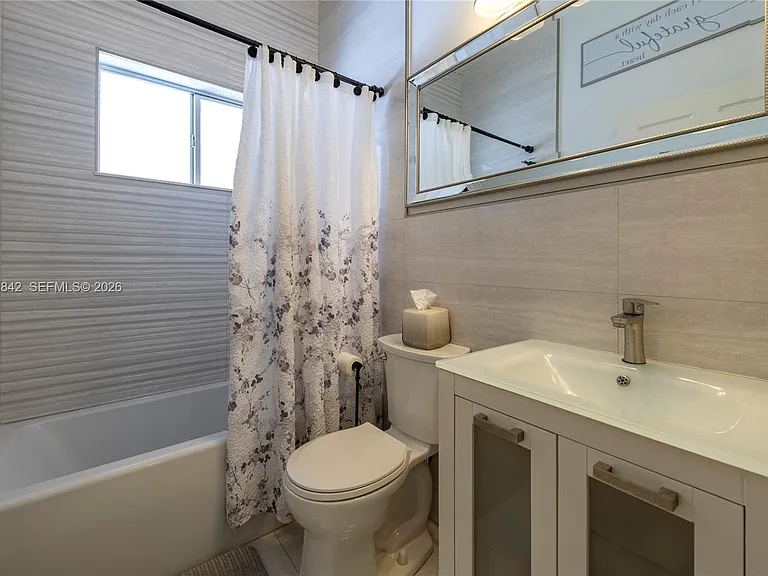 3073 SW 140th Ave — Photo 4