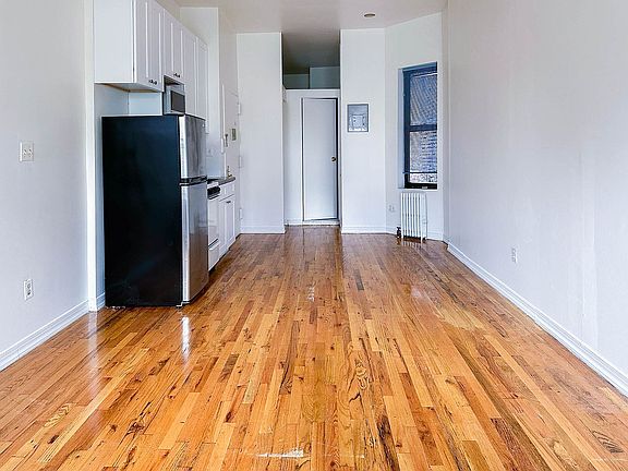 3rd image of 436 W 49th St #5RE