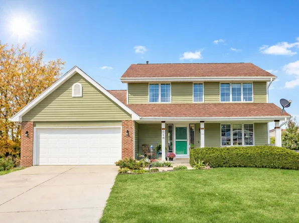 516 Sunrise Cir, Pleasant Hill, IA 50327