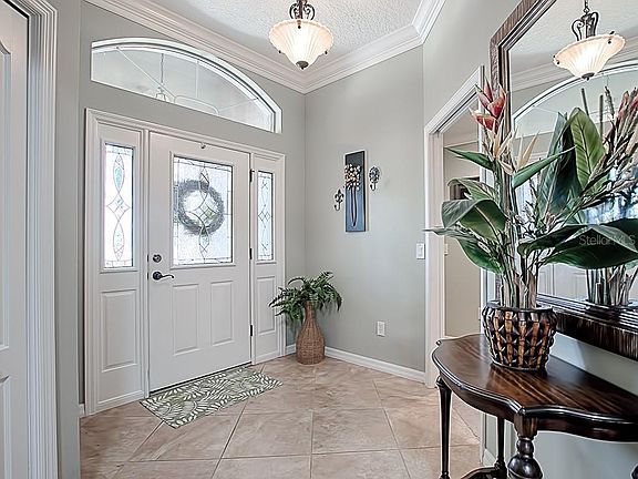3rd image of 926 Castlehill Dr