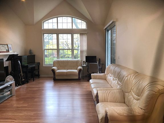 3rd image of 3017 Lexington Ln