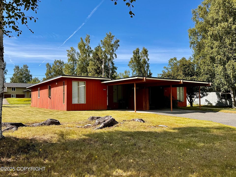 2nd image of 3907 Merrill Dr
