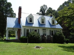 13 Gladesboro Rd, Laurel Fork, VA 24352