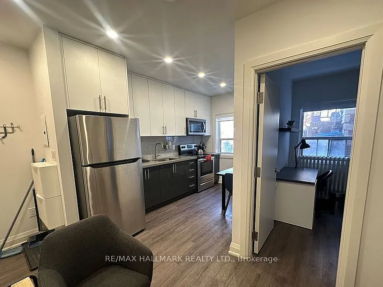 595 Saint Clair Ave W #4 — Photo 9