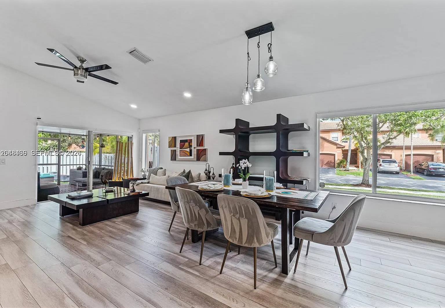 Sectors 3 & 4 Boundary Pl — Photo 4