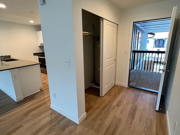 314 SW Washington Ave #102 — Photo 4