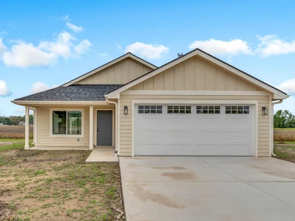 1927 NW Greenwood Ct, Topeka, KS 66608
