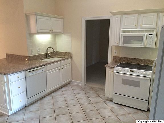 4th image of 3013 Waterman Dr SE