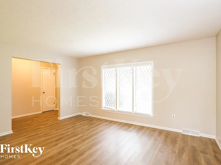 1108 NE 97th St — Photo 7
