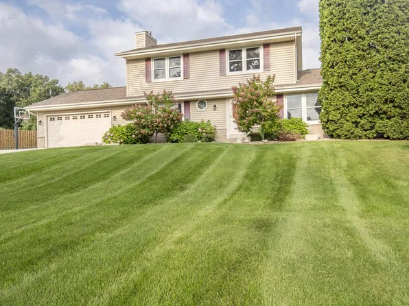 6625 Walters DRIVE, West Bend, WI 53090