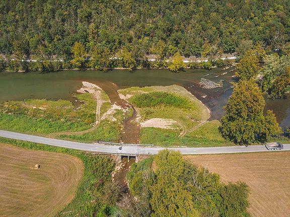 2nd image of 215 Ed Hollow Rd