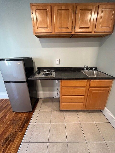 2nd image of 304 Newbury St #9